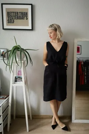 Elegant, Sexy und Fun Concept Black Linen V Neck and Back Straight Dress for All Life Occasions