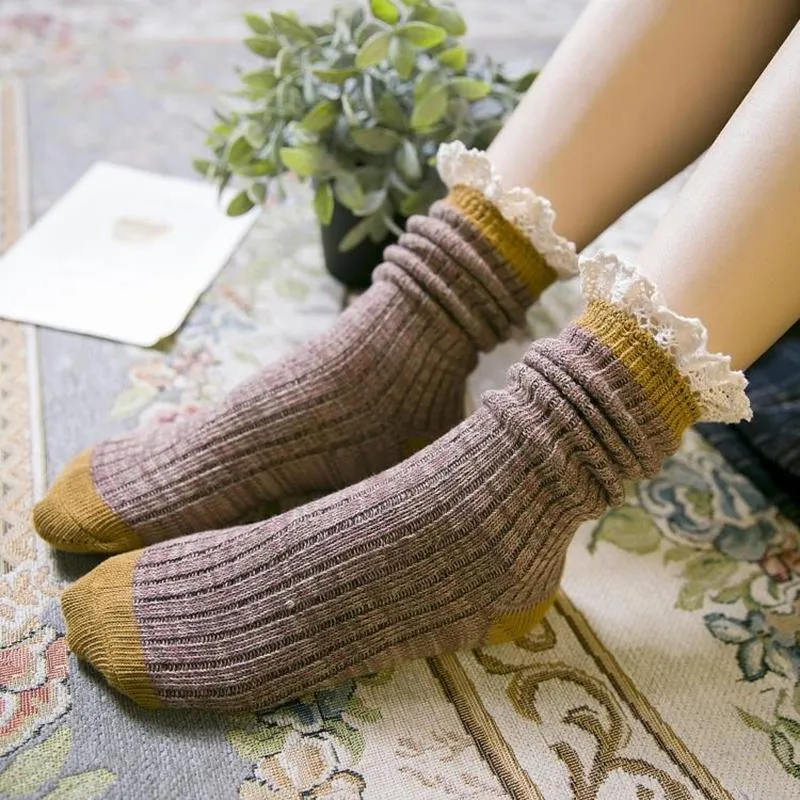 Retro Cotton Stockings Lacy Design Mori Girl Loose Socks Calf Length For Fall/Winter 5 Colours