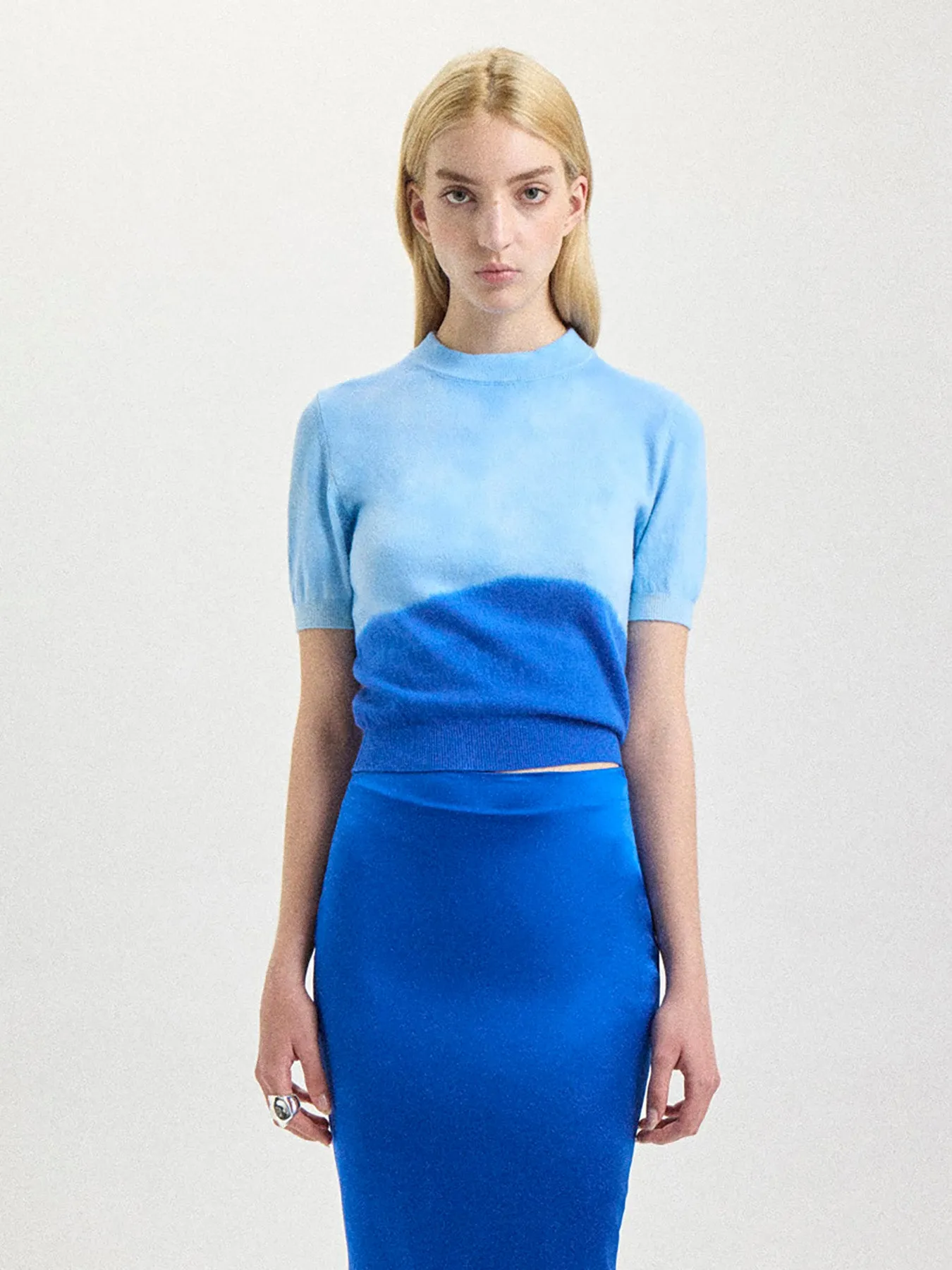 Short Sleeve Cashmere Knit Sweater in Blue Degrade